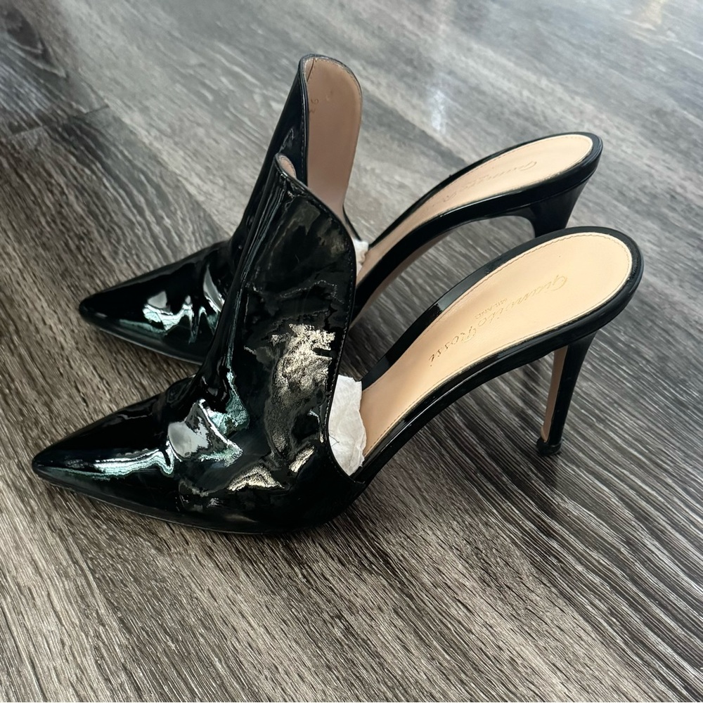 GIANVITO ROSSI Black Patent Leather Aramis
Pointed Toe Mules size 39EU/9US
